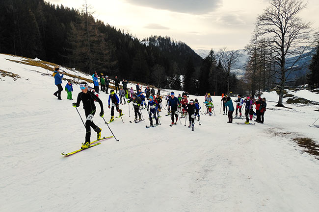 Kinder beim Skimo Kids Camp